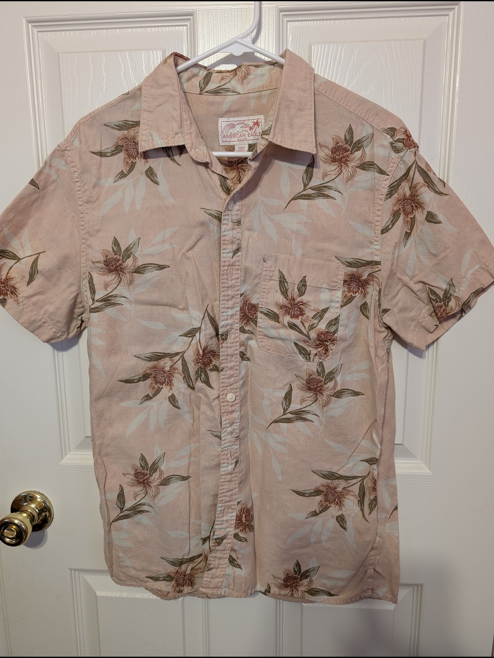 American Eagle Pink Floral Short-Sleeve Button-Down Shirt, Size M, Gently Used